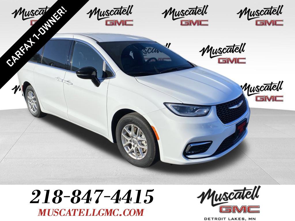 2025 Chrysler Pacifica Select