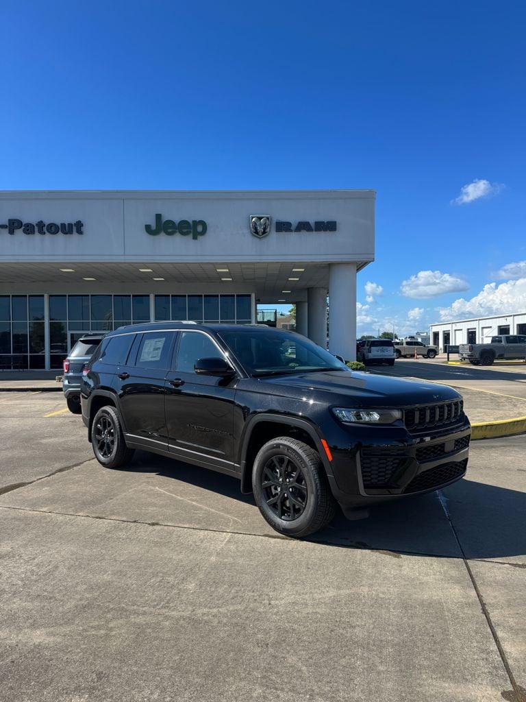 2026 Jeep Grand Cherokee L Laredo Altitude