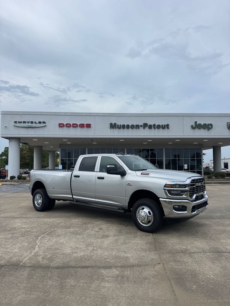 2026 Ram 3500 TRADESMAN CREW CAB 4X4 8' BOX Pickup