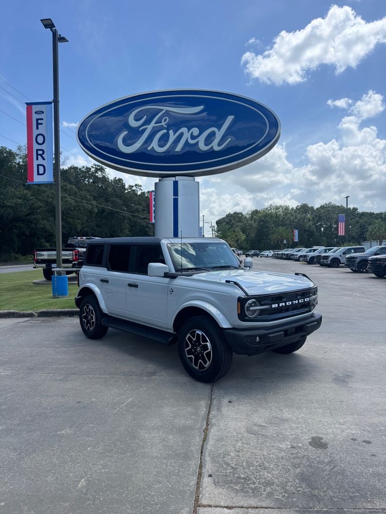 2026 Ford Bronco 4-Door Outer Banks