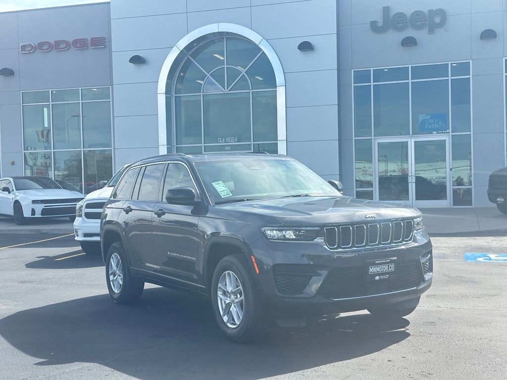 2026 Jeep Grand Cherokee Laredo