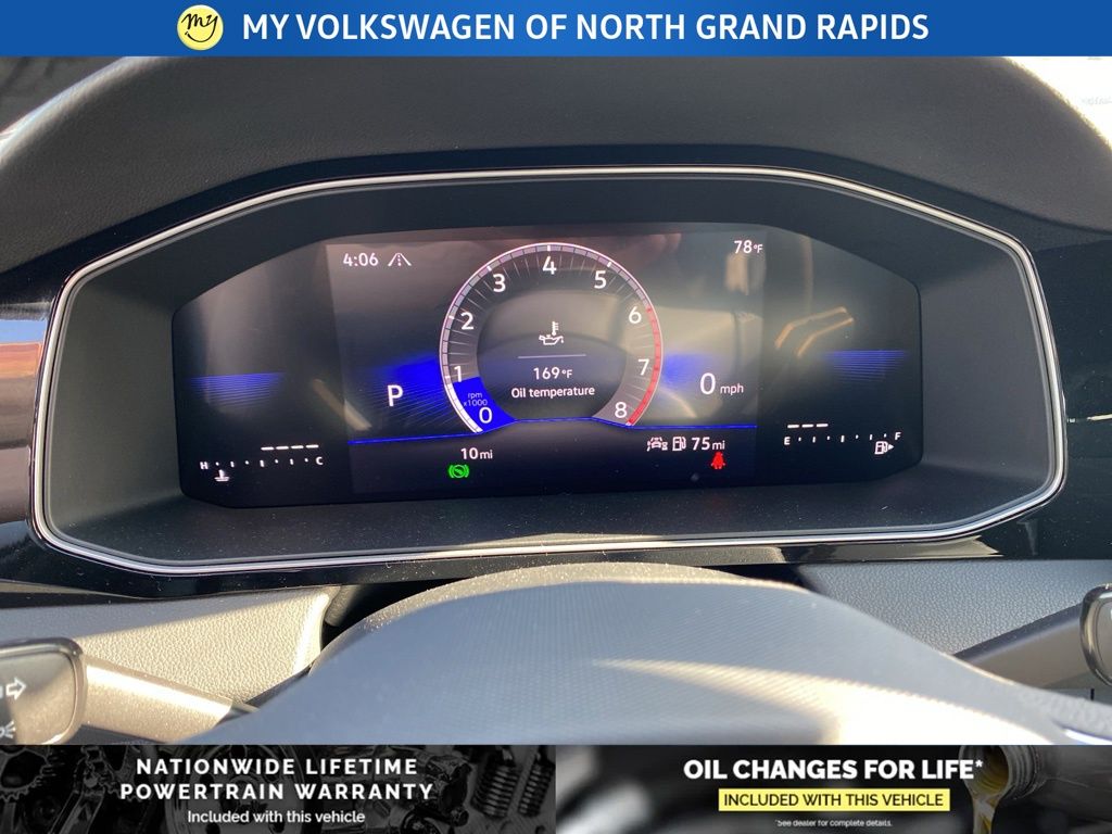 2026 Volkswagen Jetta Sport - Photo 9