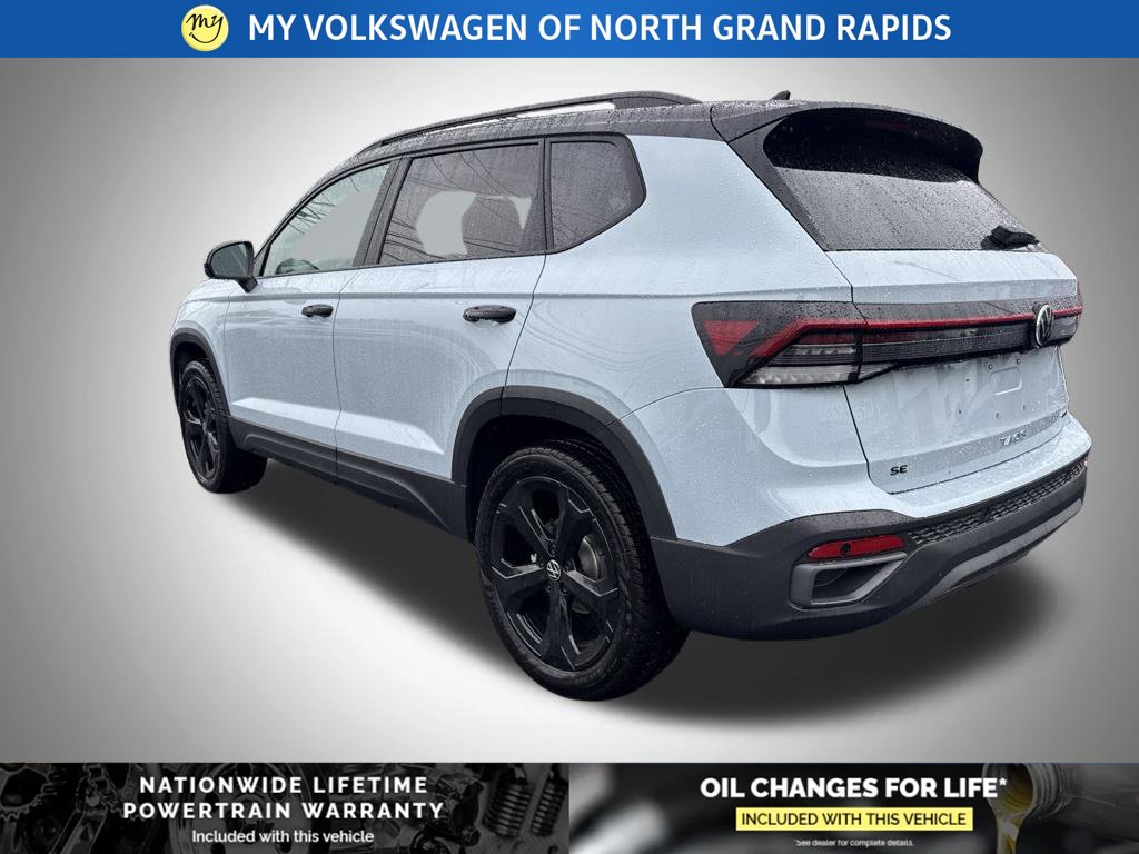 New 2027 Volkswagen Taos 1.5T SE Black SUV