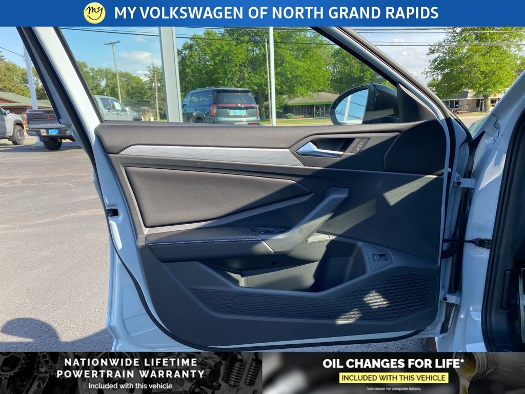 2026 Volkswagen Jetta Sport - Photo 6