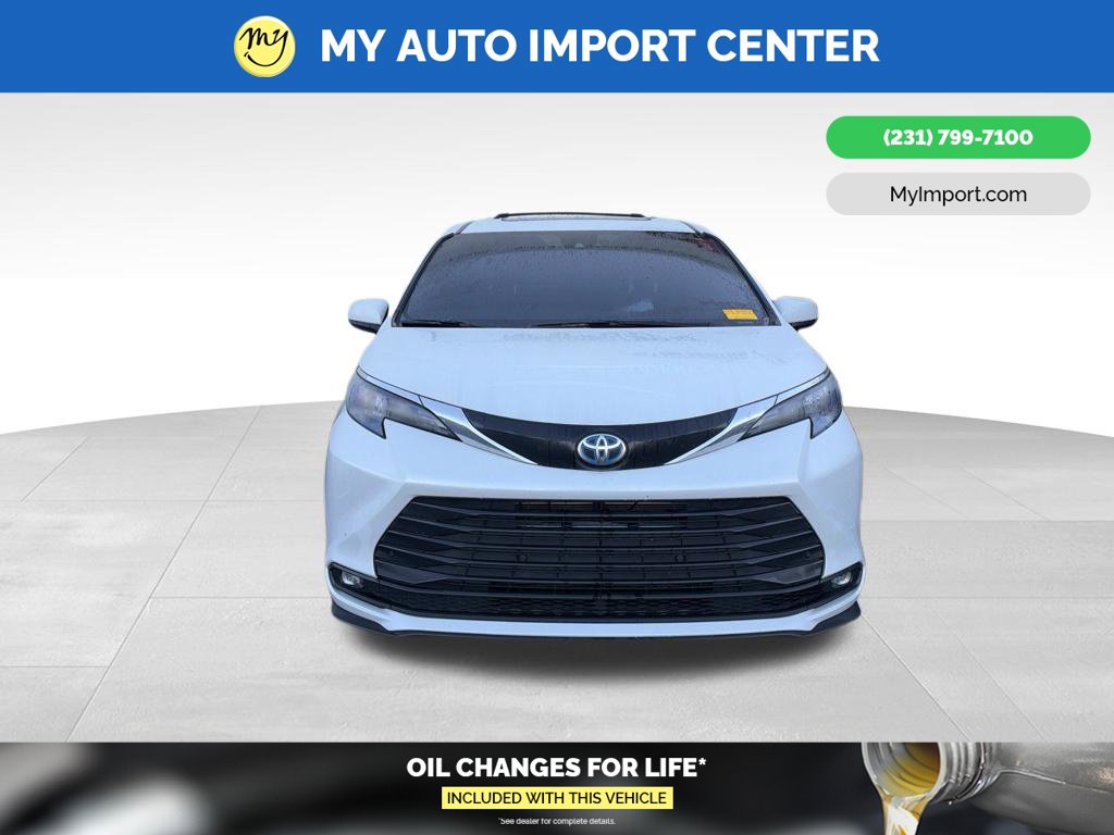 Used 2025 Toyota Sienna XLE 7 Passenger Van Passenger Van