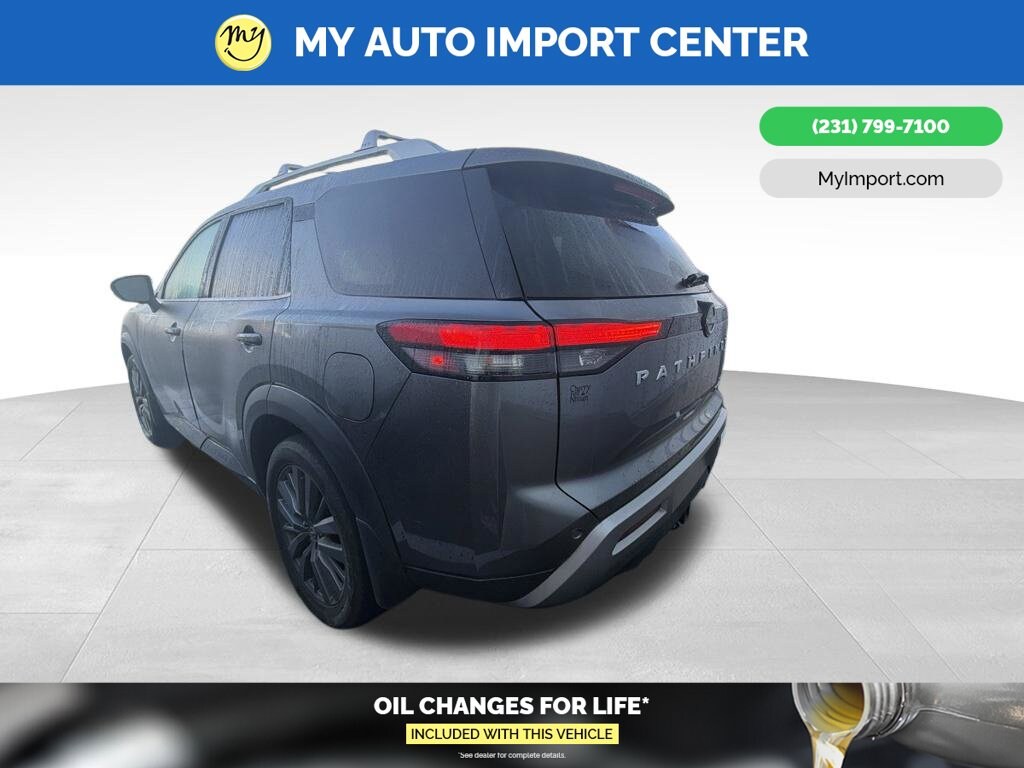 Used 2024 Nissan Pathfinder SL SUV