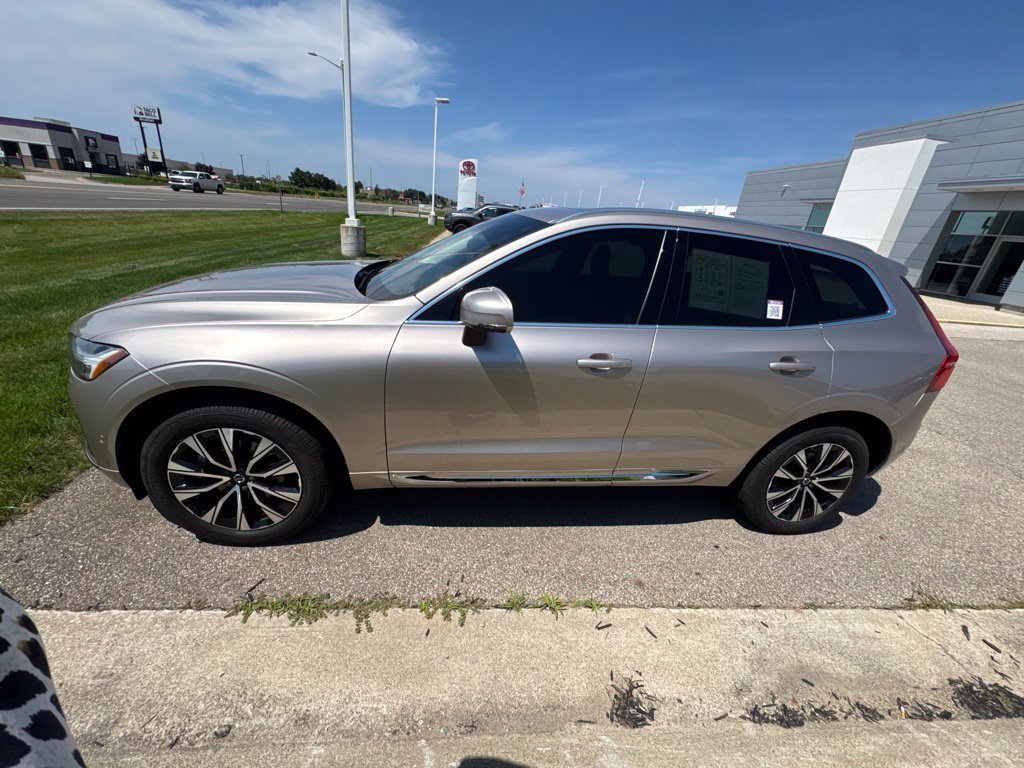 Used 2023 Volvo XC60 B5 AWD Plus Bright SUV