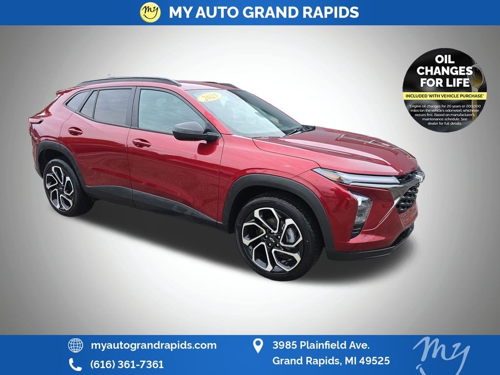 Used 2025 Chevrolet Trax 2RS SUV