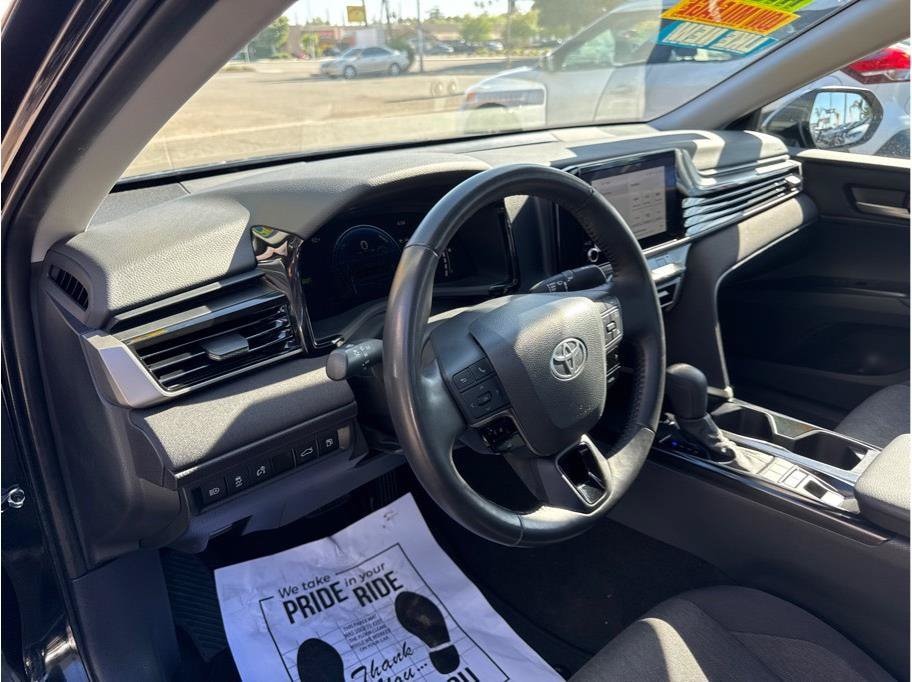 2025 Toyota Camry LE - Photo 23