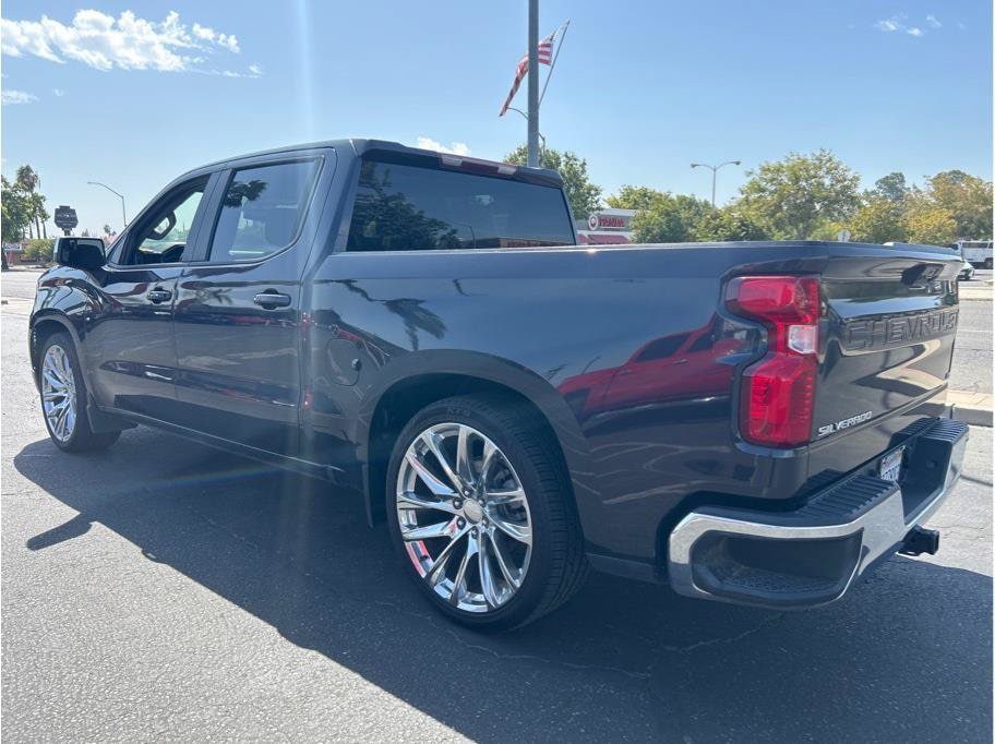 2022 Chevrolet Silverado 1500 LT - Photo 5