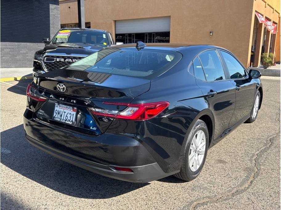 2025 Toyota Camry LE - Photo 7