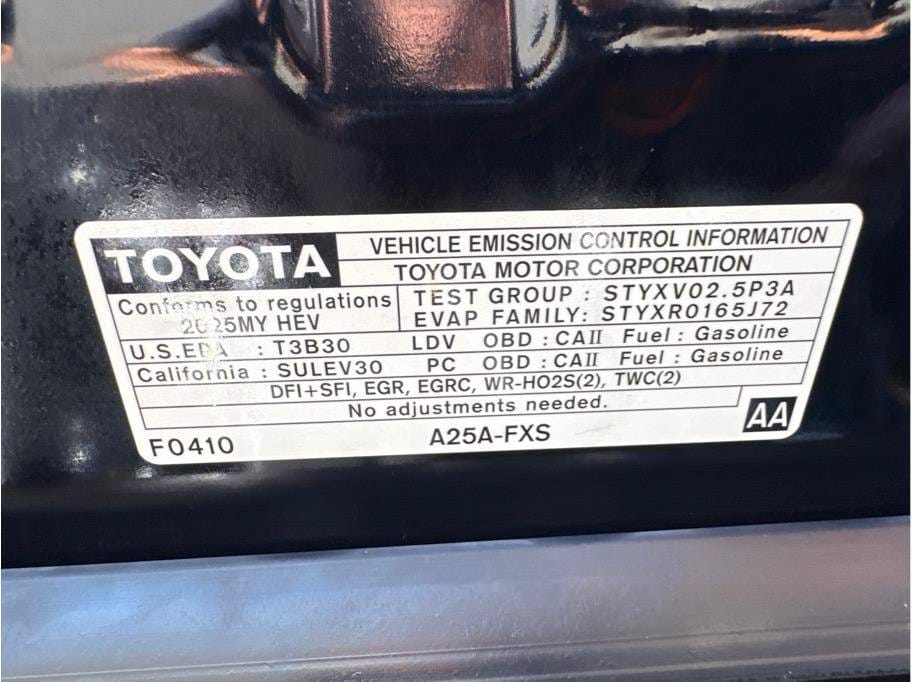 2025 Toyota Camry LE - Photo 34