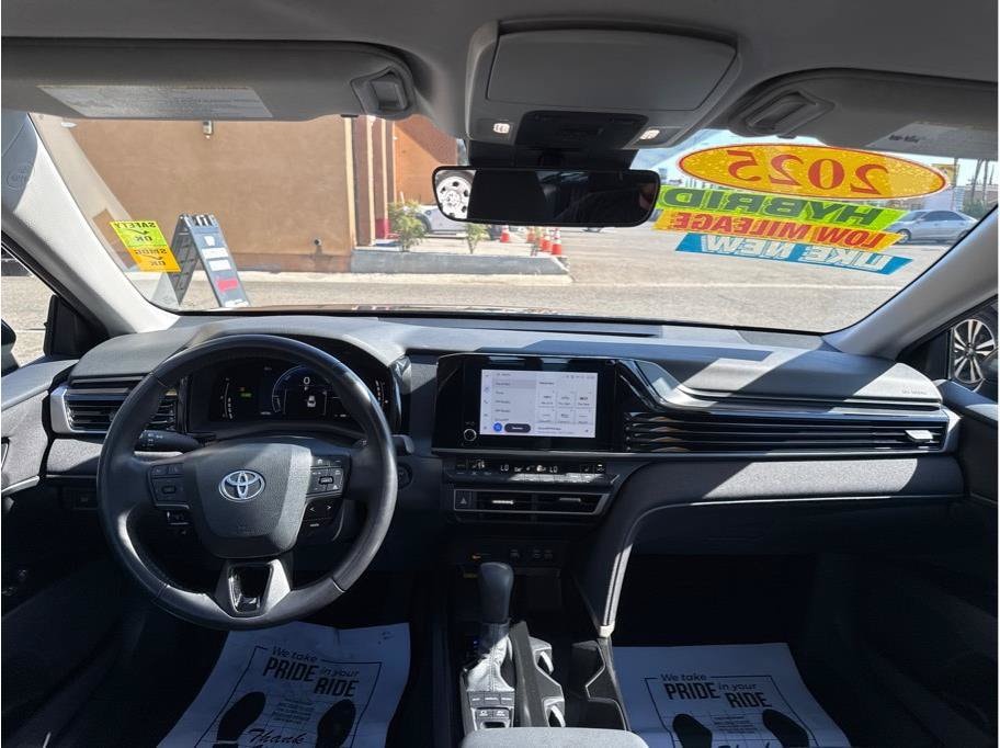 2025 Toyota Camry LE - Photo 21