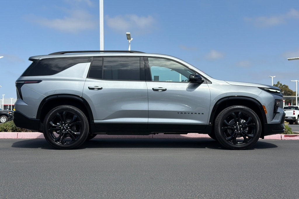 New 2027 Chevrolet Traverse RS SUV