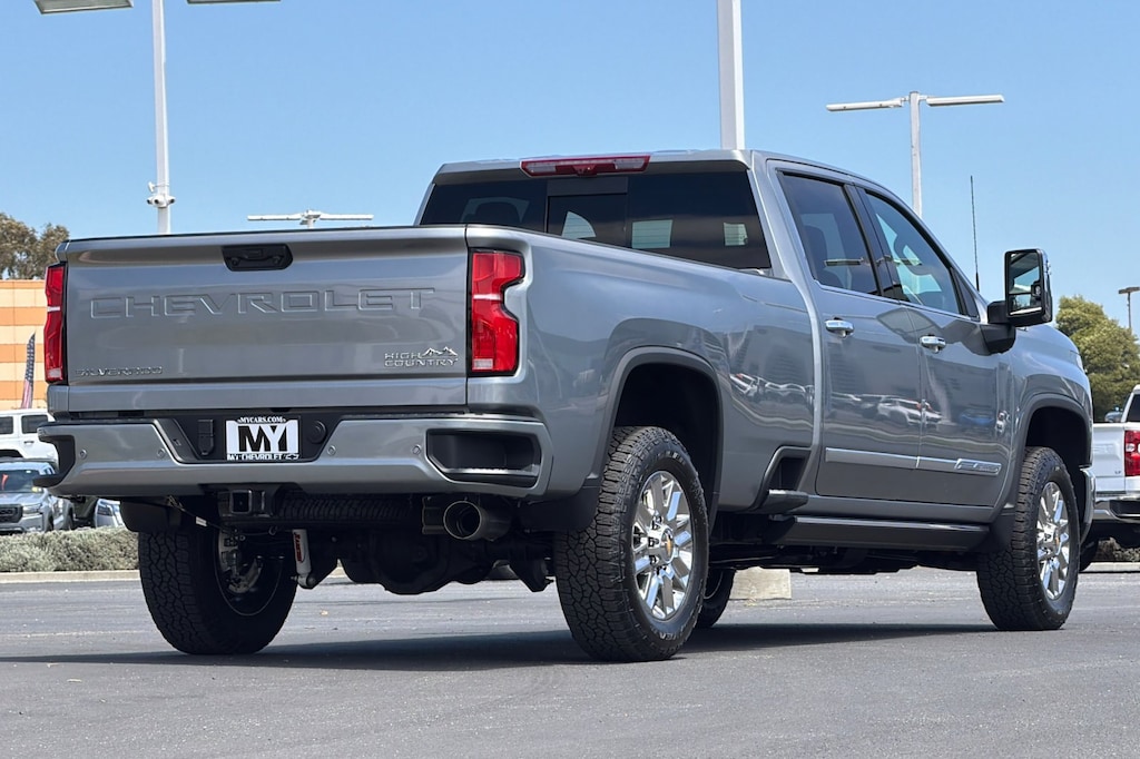 New 2026 Chevrolet Silverado 3500 HD High Country Truck Crew Cab