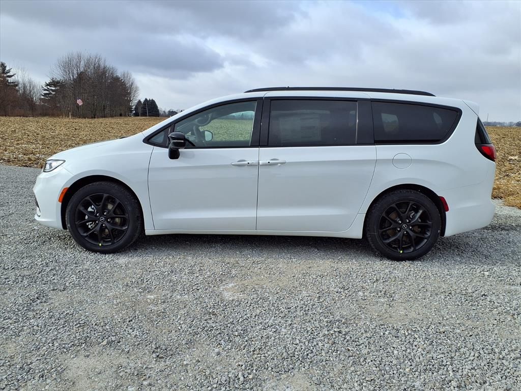 2026 Chrysler Pacifica Select - Photo 33