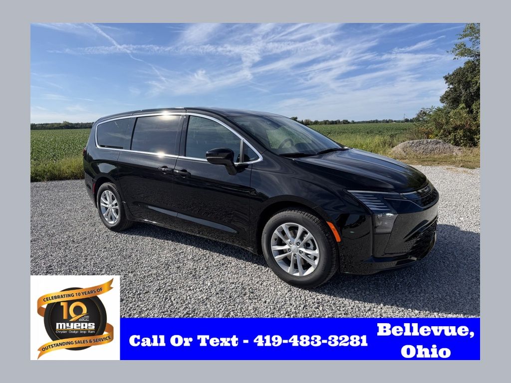 2027 Chrysler Pacifica Select