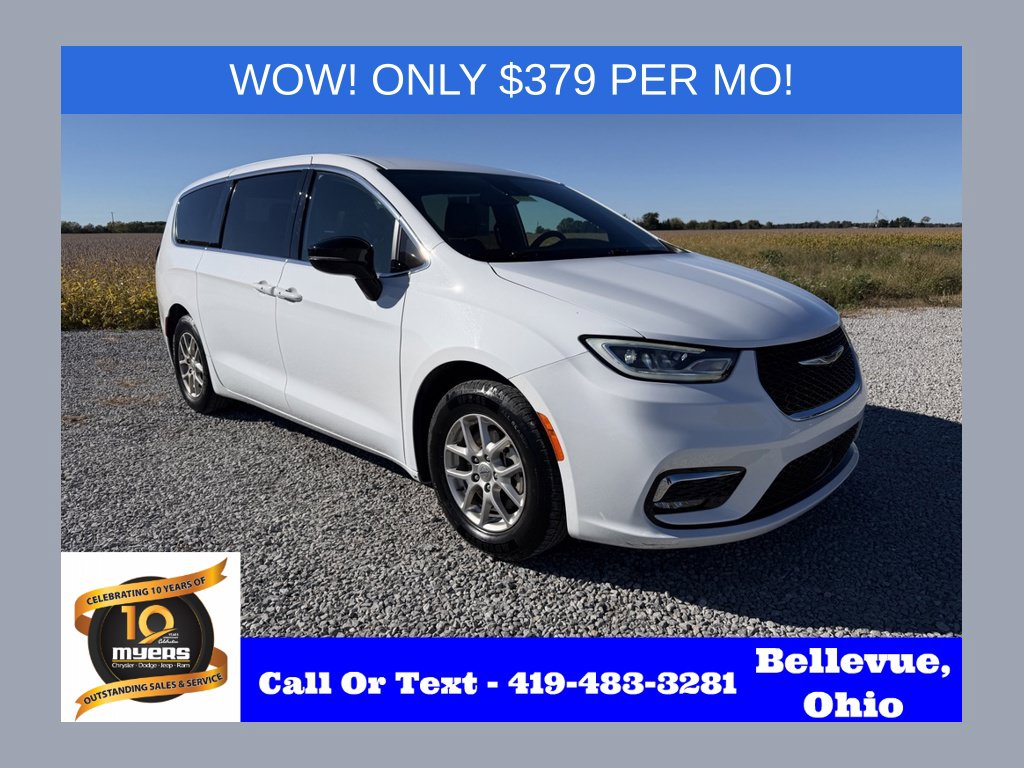 2025 Chrysler Pacifica Select