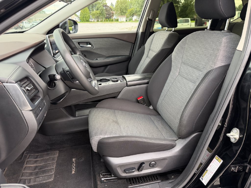 Used 2023 Nissan Rogue SV SUV