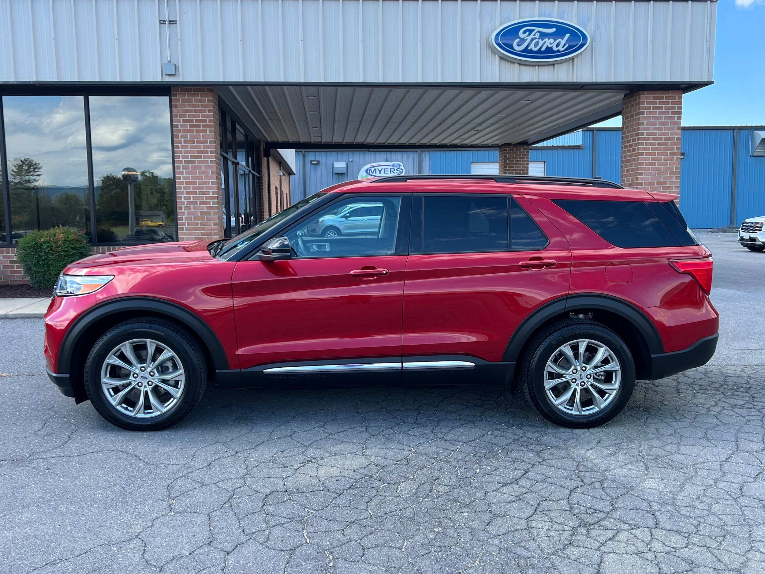 2024 Ford Explorer XLT
