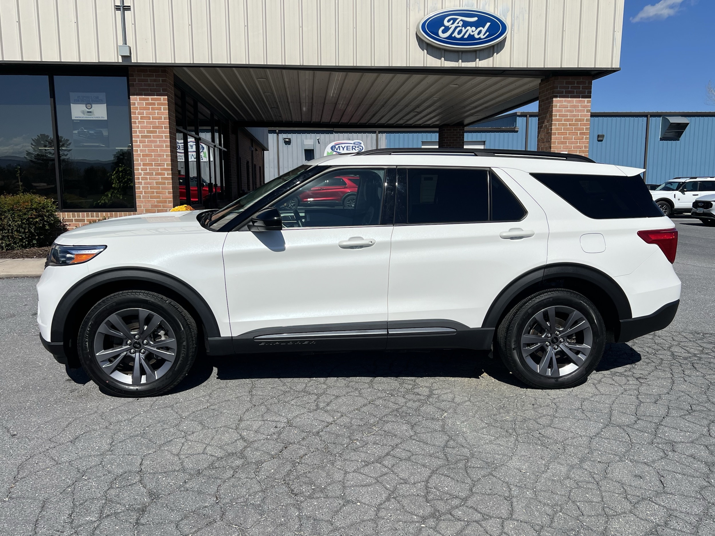 2023 Ford Explorer XLT