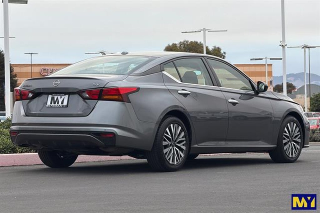 Used 2024 Nissan Altima 2.5 SV Car