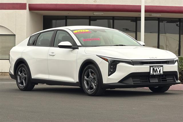 Used 2025 Kia K4 LXS Car