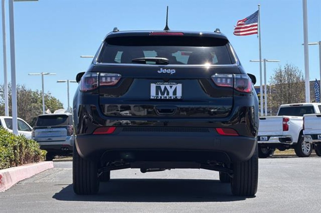 New 2026 Jeep Compass LATITUDE ALTITUDE 4X4 Sport Utility