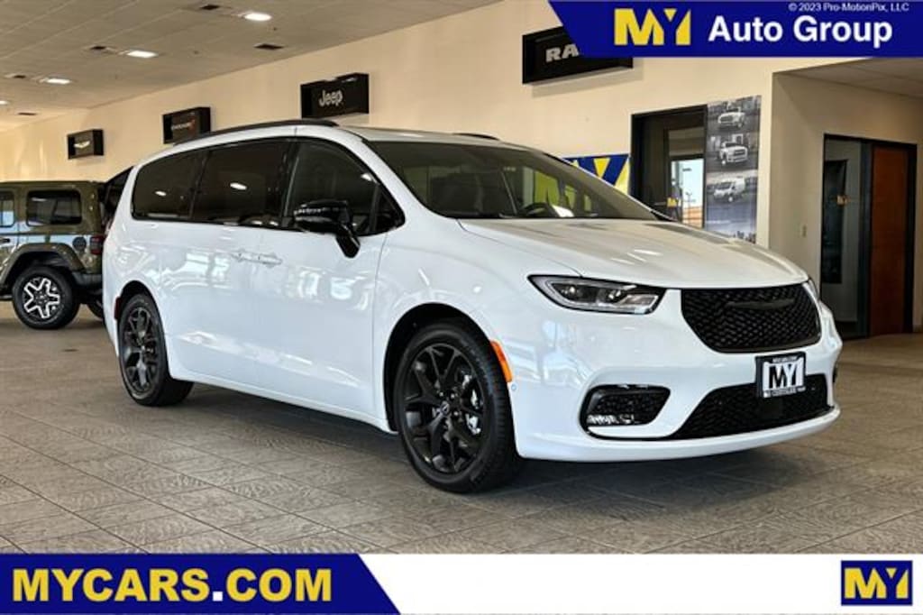 New 2026 Chrysler Pacifica LIMITED Passenger Van