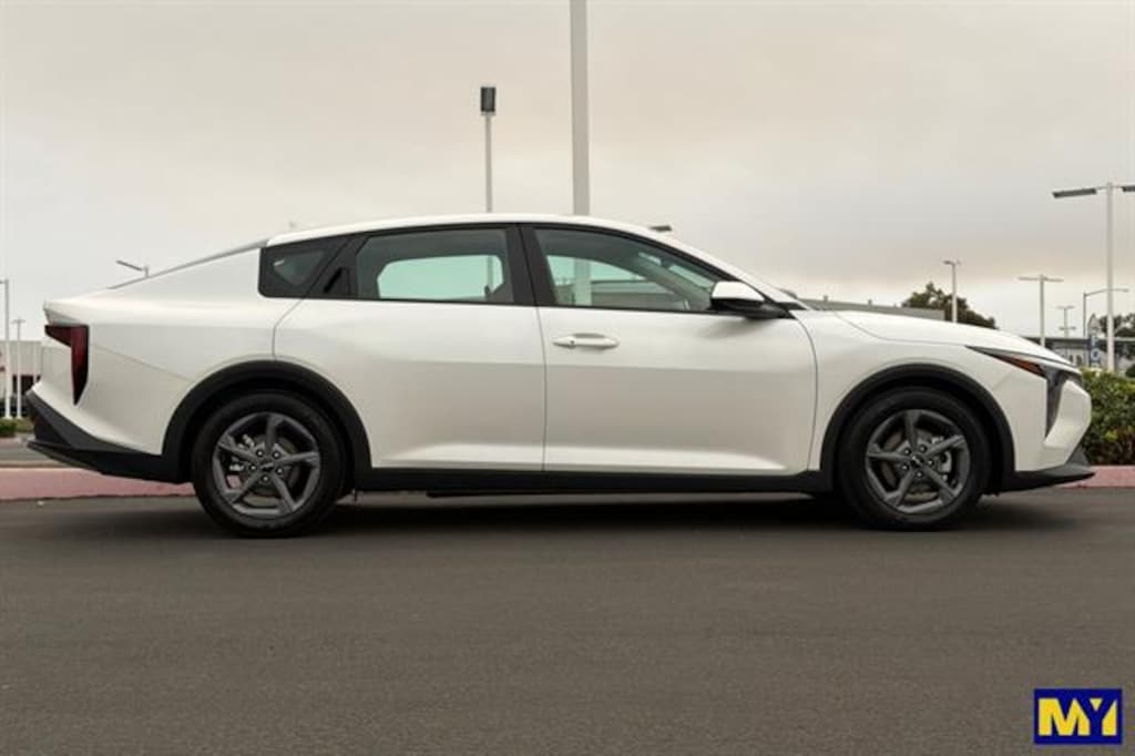 Used 2025 Kia K4 LXS Car