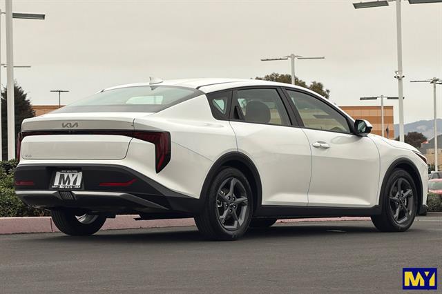 Used 2025 Kia K4 LXS Car
