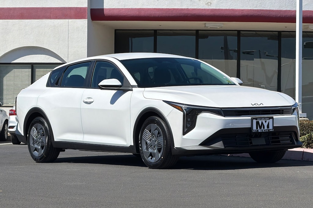 New 2026 Kia K4 LX Sedan