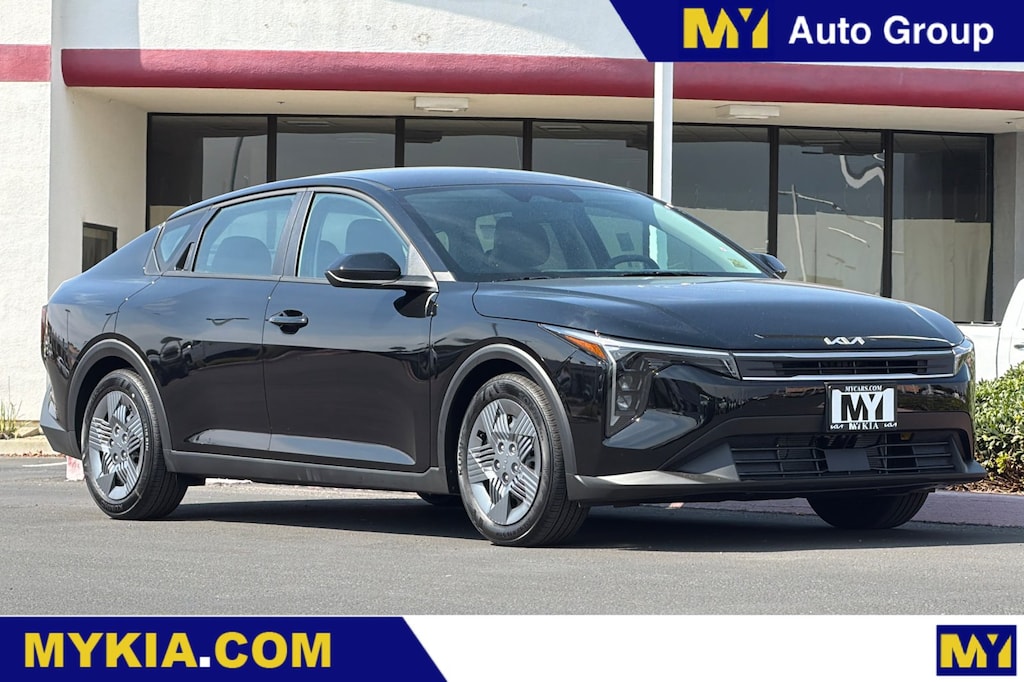 New 2026 Kia K4 LX Sedan