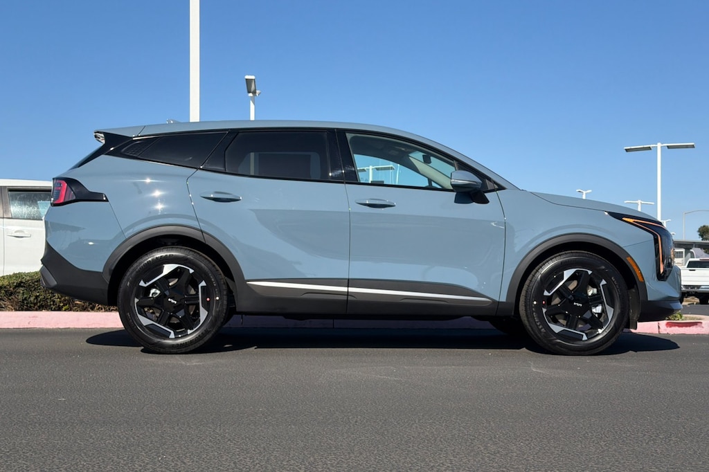 New 2027 Kia Sportage Hybrid S SUV