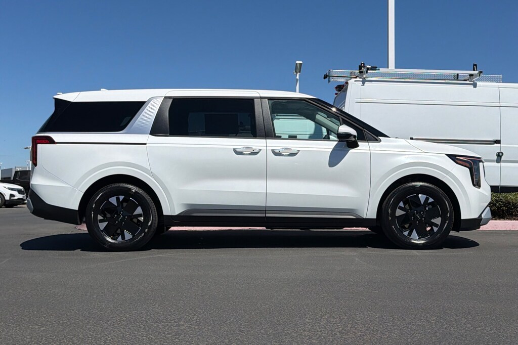 New 2026 Kia Carnival Hybrid LXS Van Passenger Van
