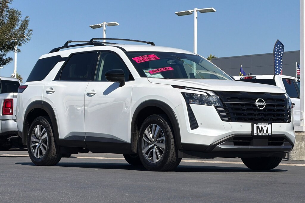 Used 2026 Nissan Pathfinder SL SUV