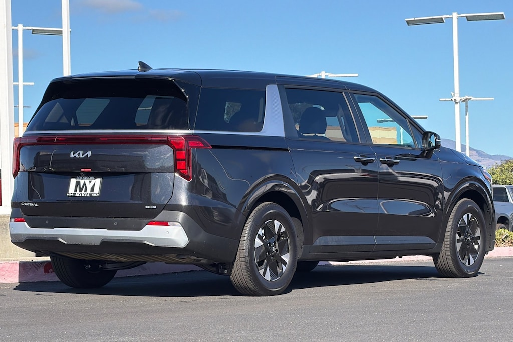 New 2026 Kia Carnival Hybrid LXS Van Passenger Van