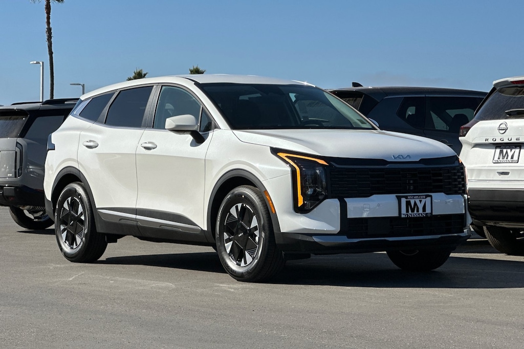 New 2026 Kia Sportage Hybrid LX SUV