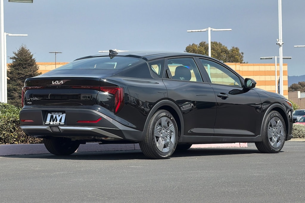 New 2026 Kia K4 LX Sedan