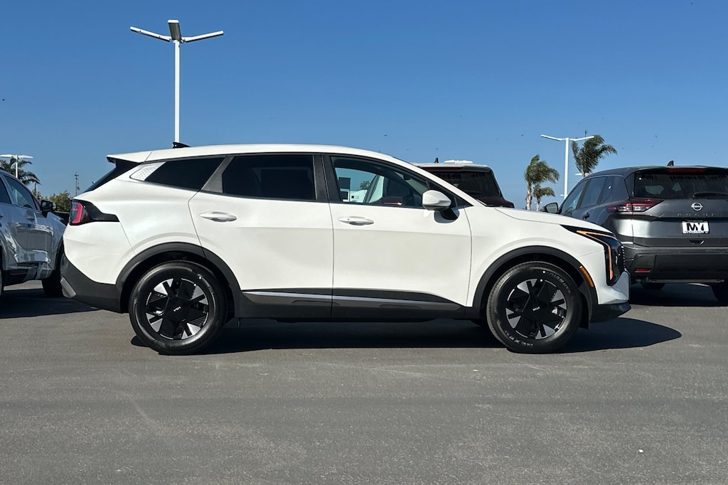New 2026 Kia Sportage Hybrid LX SUV