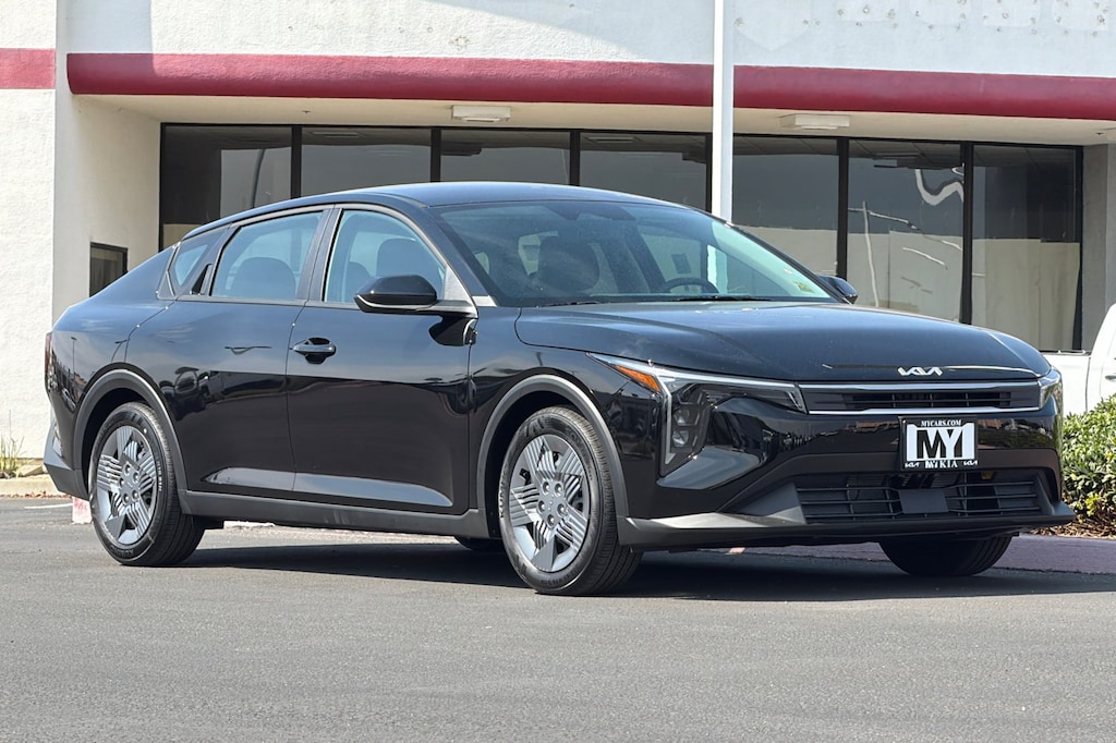 New 2026 Kia K4 LX Sedan