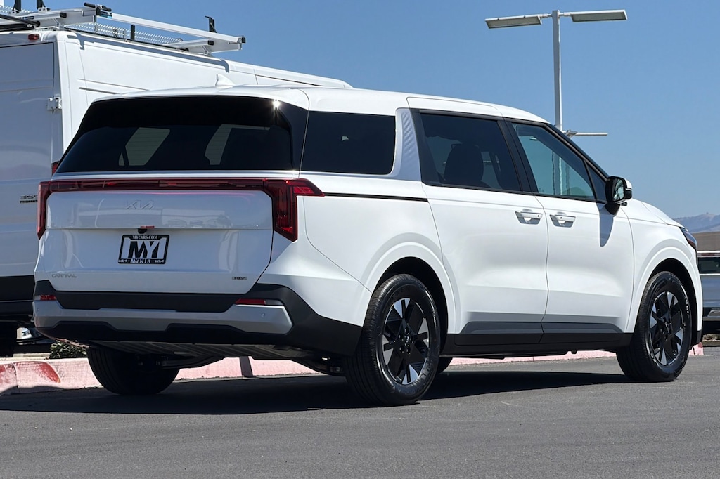 New 2026 Kia Carnival Hybrid LXS Van Passenger Van