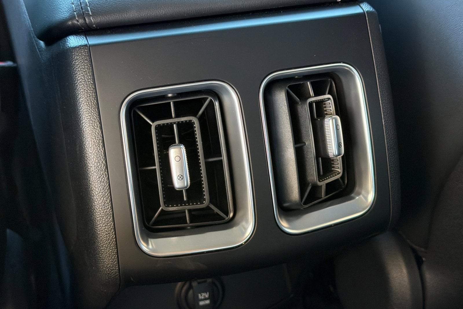 2026 Kia Sorento EX Hybrid - Photo 28
