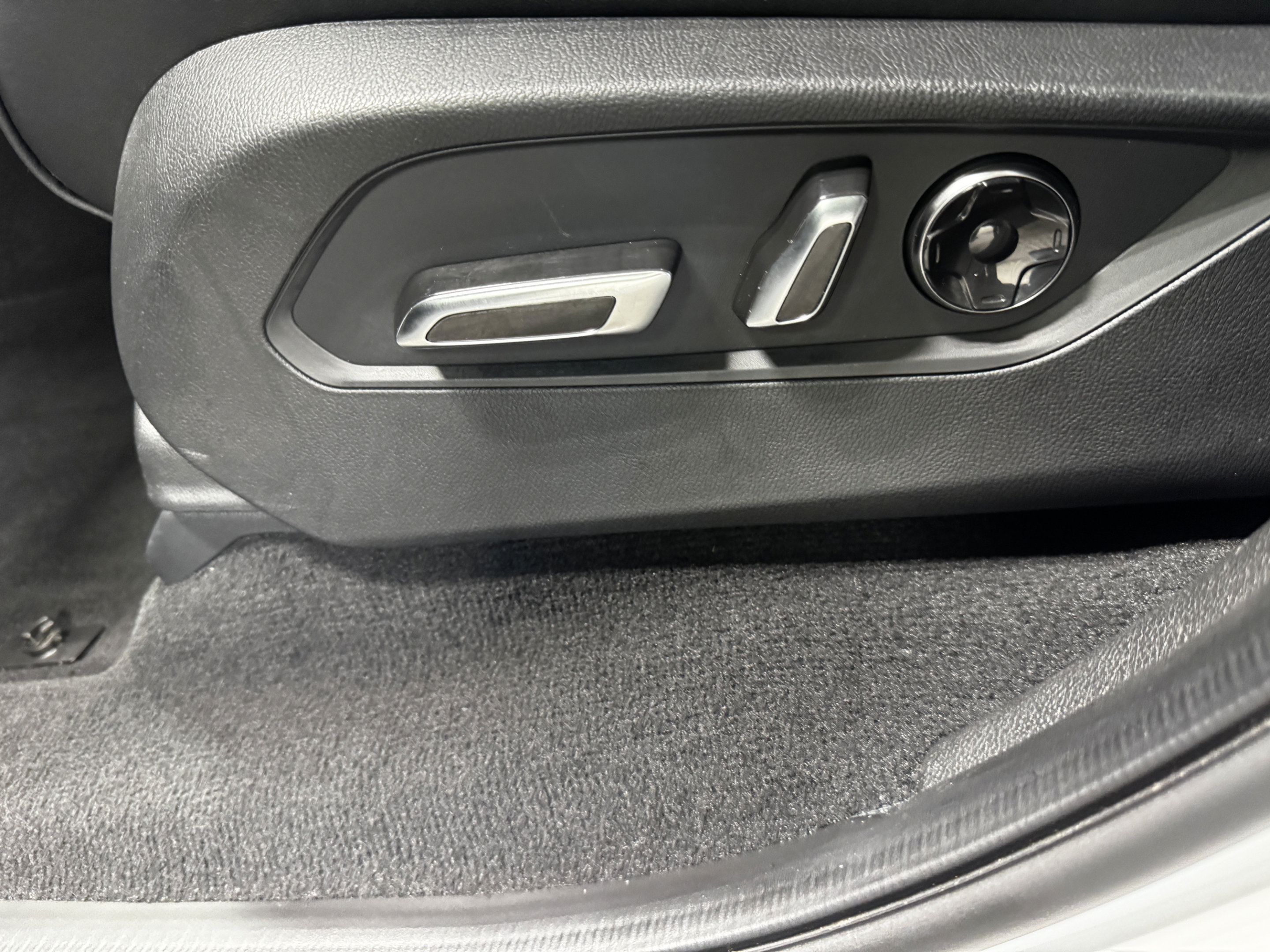 2024 Acura MDX A-Spec Package - Photo 32