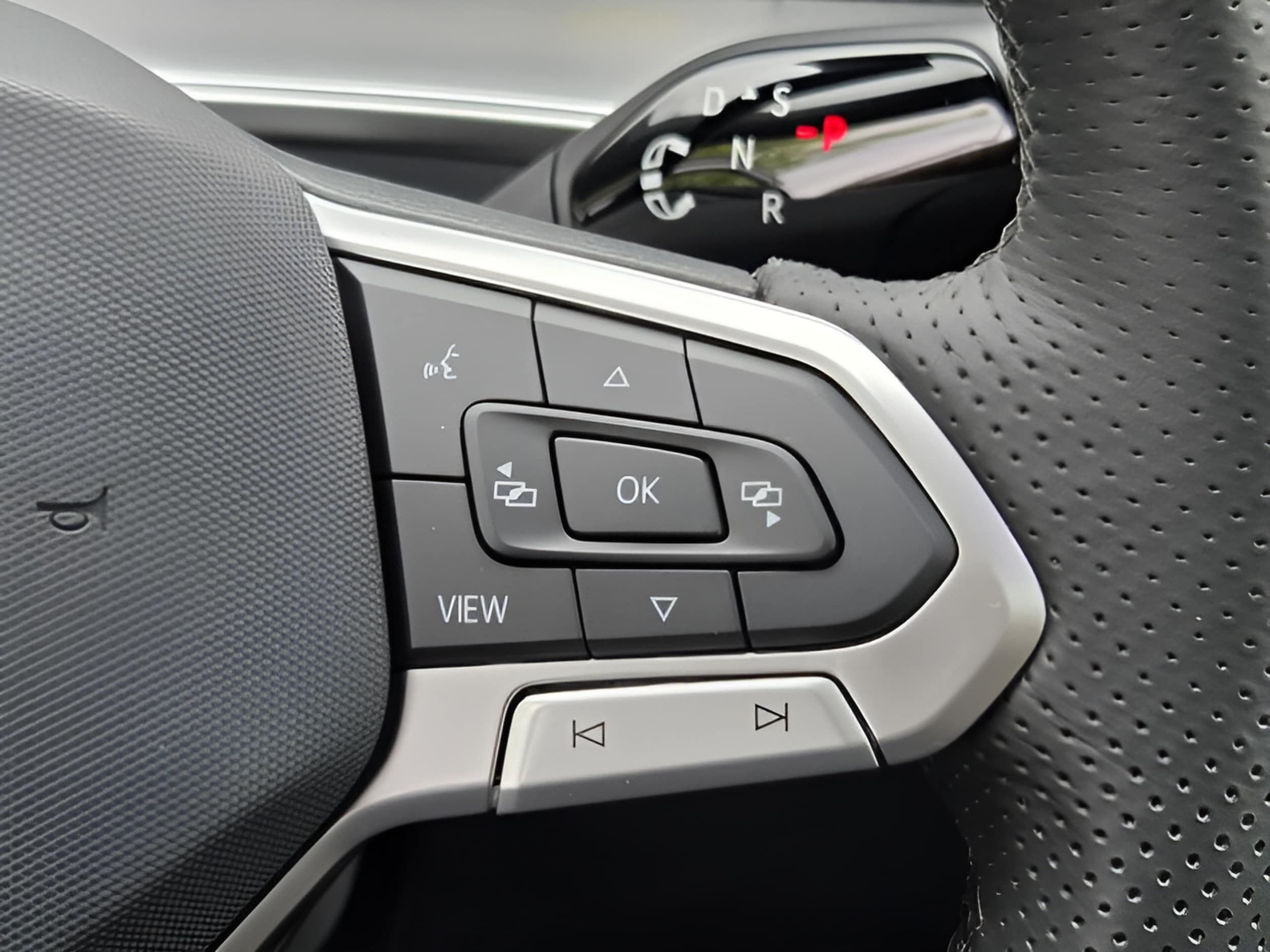 2026 Volkswagen Tiguan SE R-LINE BLACK - Photo 21