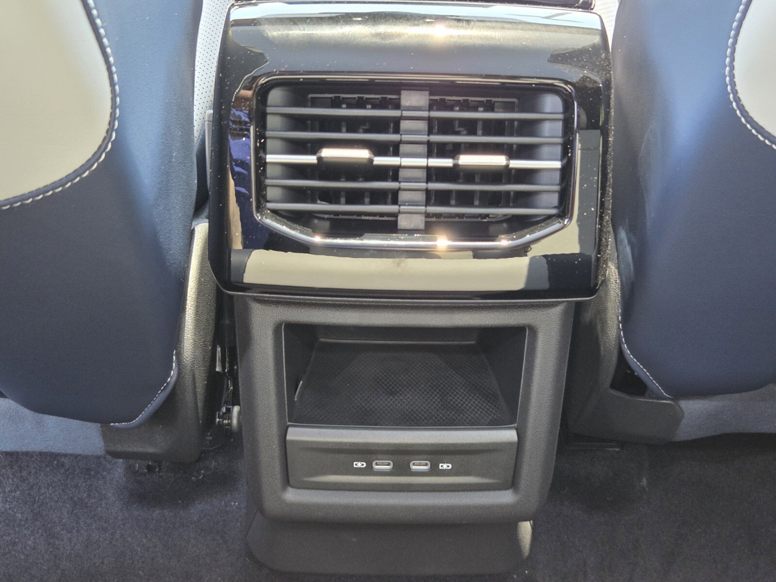 2026 Volkswagen ID.4 PRO S - Photo 10
