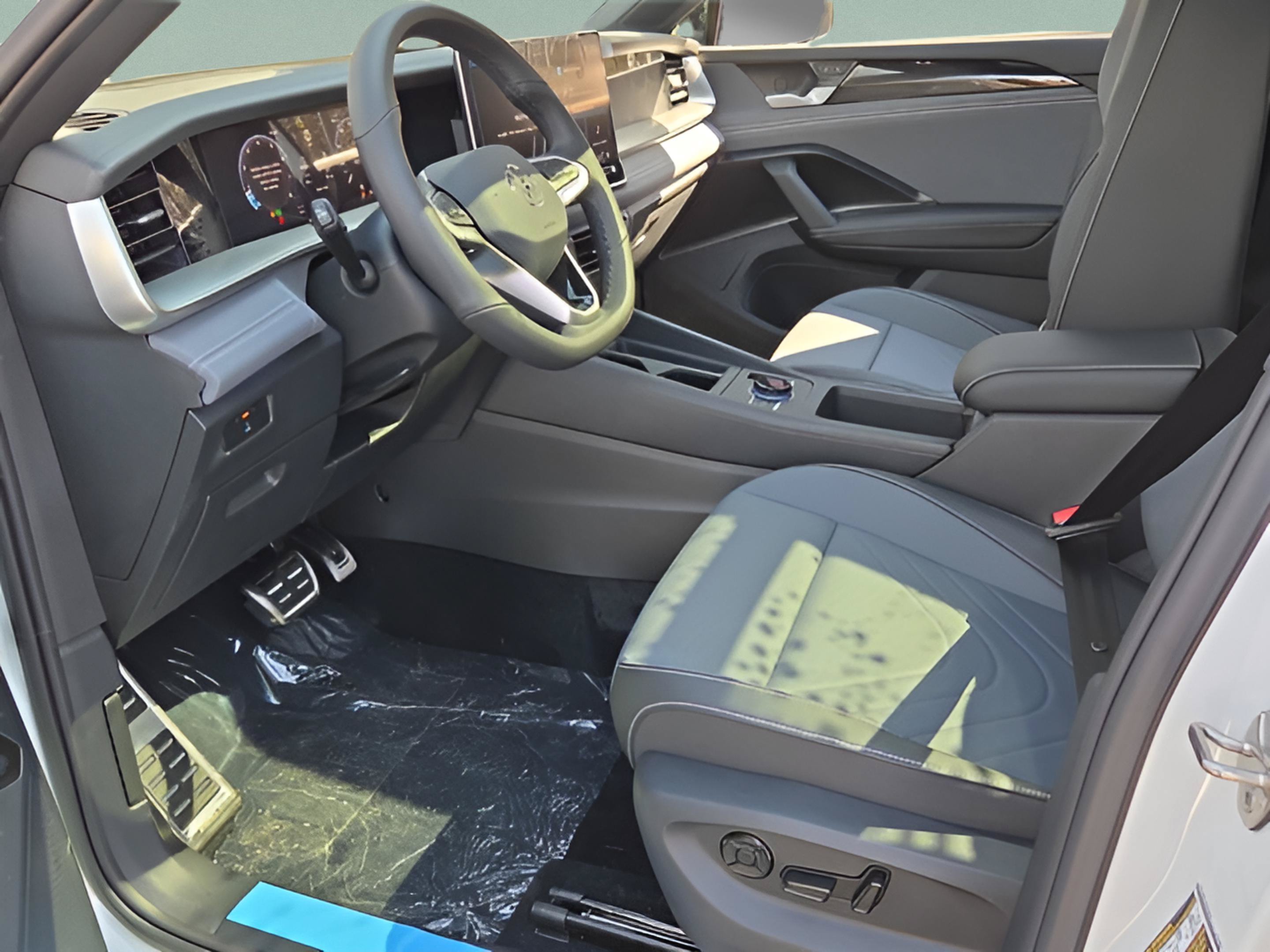 2026 Volkswagen Tiguan SE R-LINE BLACK - Photo 11