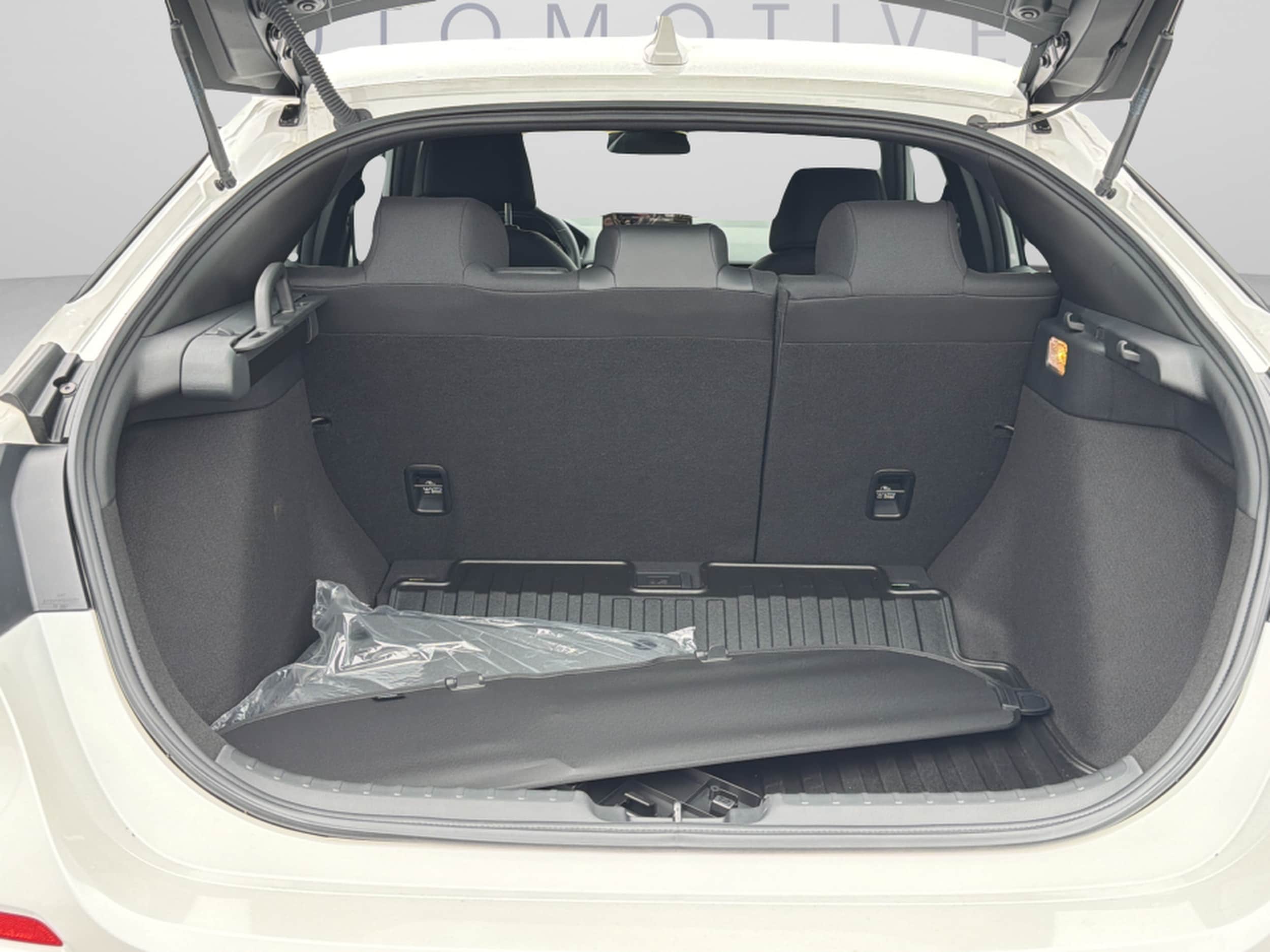 2026 Honda Civic Hatchback Sport - Photo 30