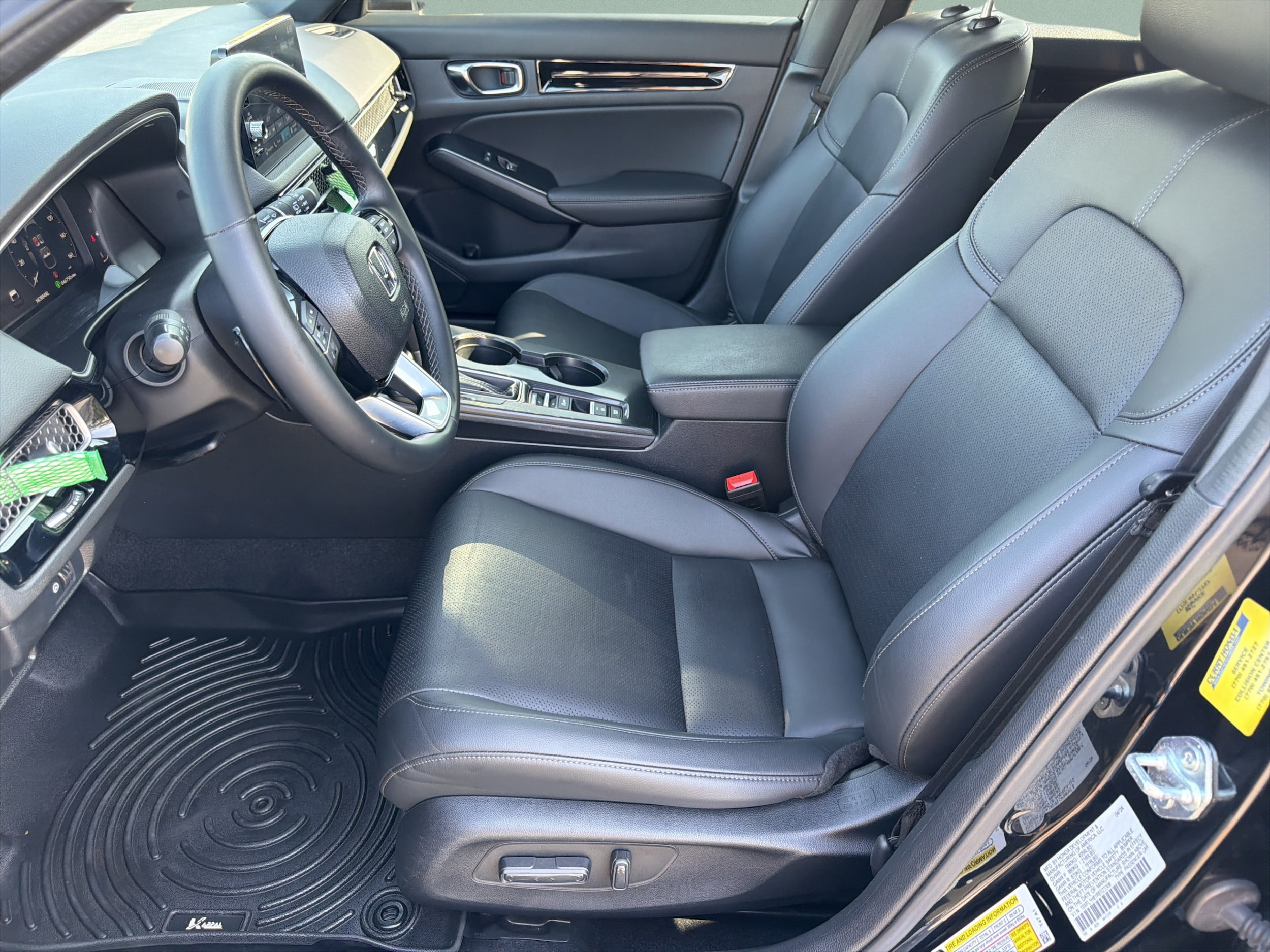 2024 Honda Civic Hatchback Sport Touring - Photo 25