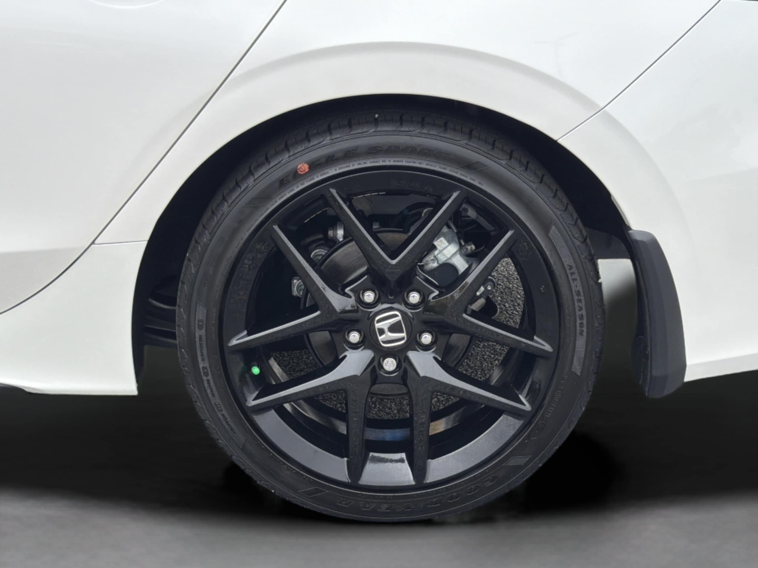 2026 Honda Civic Hatchback Sport - Photo 13